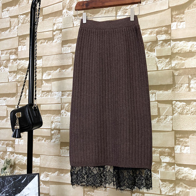 Hosszú női szoknya kordbársony mezből, csipkével és hasítékkal