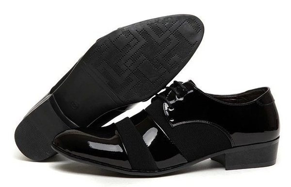 Fényes hatású formális férfi cipő fekete színben