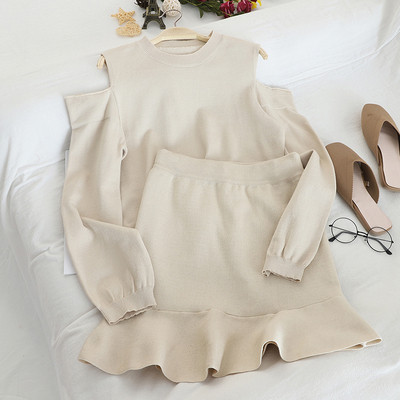 Set de pulover de dama modern cu umerii goi si fusta in mai multe culori