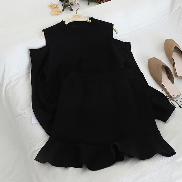 Set de pulover de dama modern cu umerii goi si fusta in mai multe culori