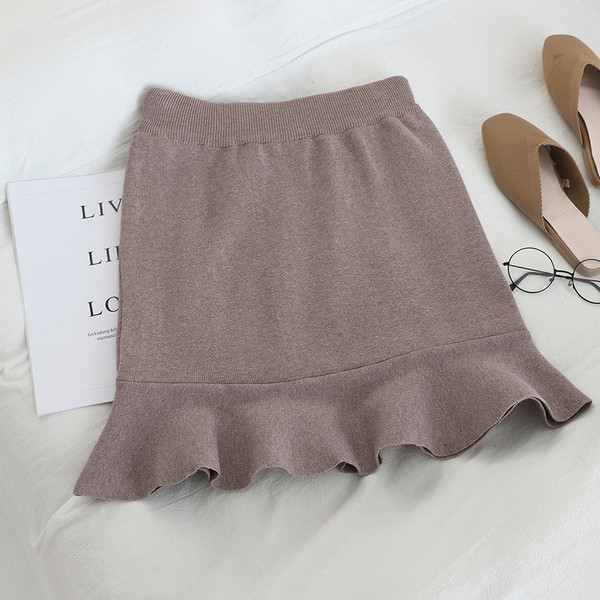 Set de pulover de dama modern cu umerii goi si fusta in mai multe culori