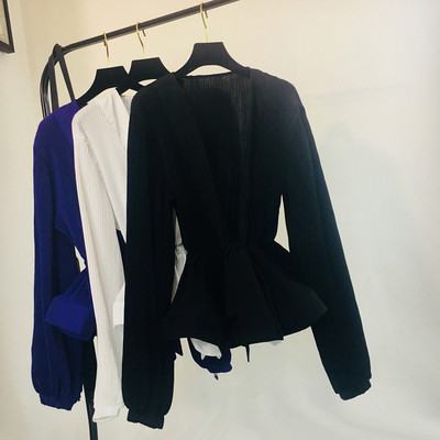 Modern női ing mély spitz nyakkivágással - többféle színben