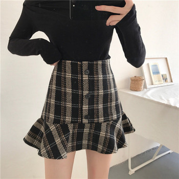 Rövid kockás szoknya magas derékkal és gombokkal