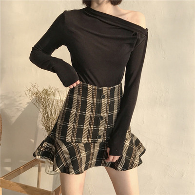 Rövid kockás szoknya magas derékkal és gombokkal