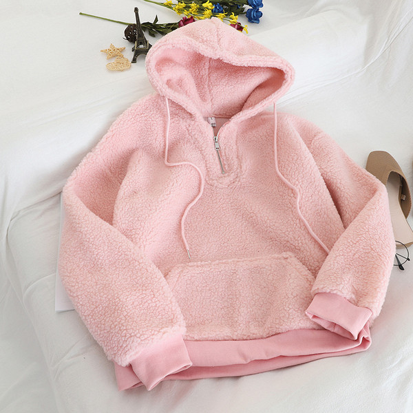 Női pehely pulóver kapucnival és zsebbel rózsaszín és fehér színben