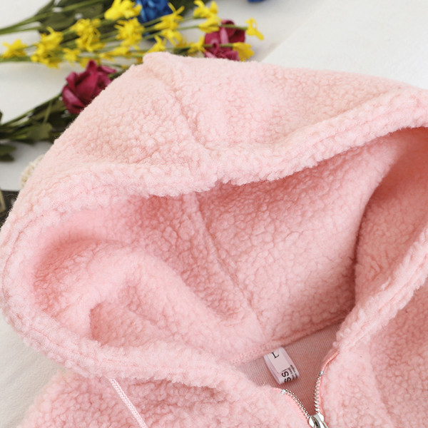 Női pehely pulóver kapucnival és zsebbel rózsaszín és fehér színben