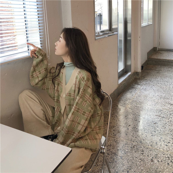 Cardigan lung de damă modern cu nasturi