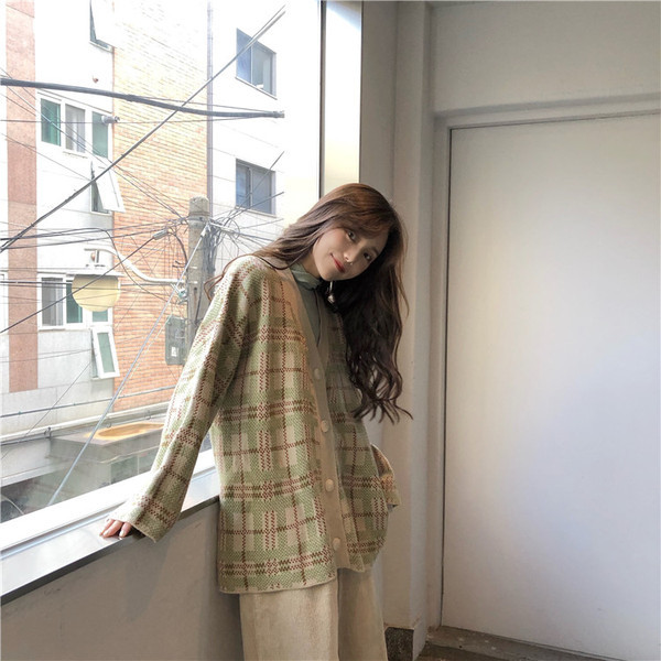 Cardigan lung de damă modern cu nasturi