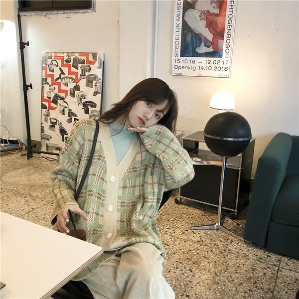 Cardigan lung de damă modern cu nasturi