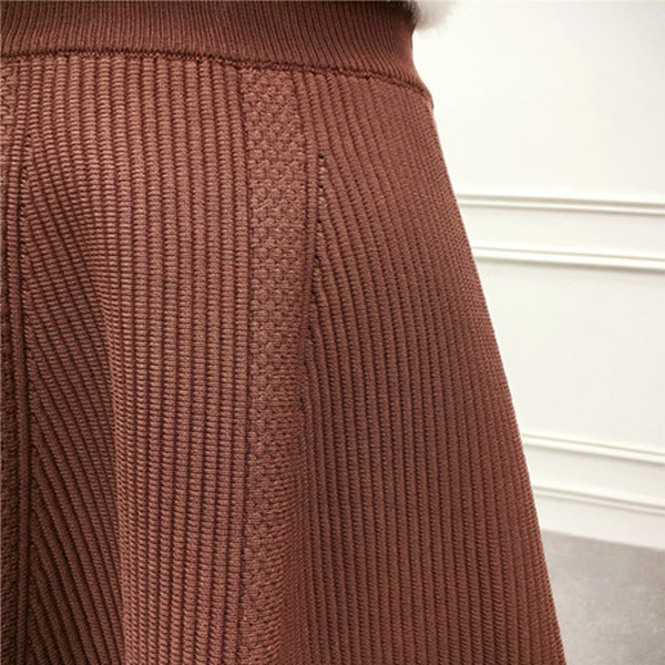 Rövid női szoknya magas kordbársony derékkal, több színben