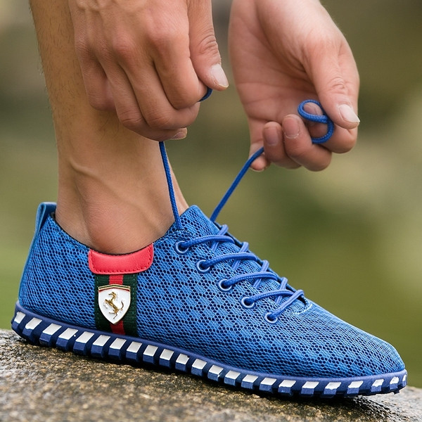 Alkalmi férfi cipő fűzővel és hímzéssel több színben