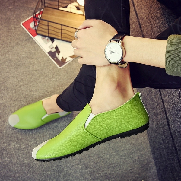 Modern férfi mokaszin sima modell több színben