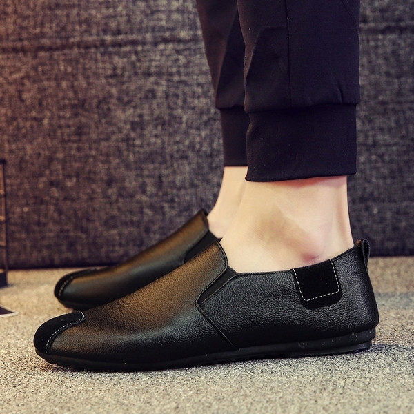 Modern férfi mokaszin sima modell több színben