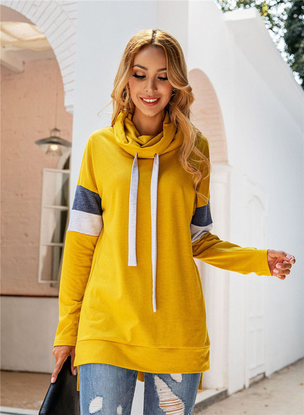 Új modell női pulóver pólógallérral és nyakkendővel szürke és sárga színben