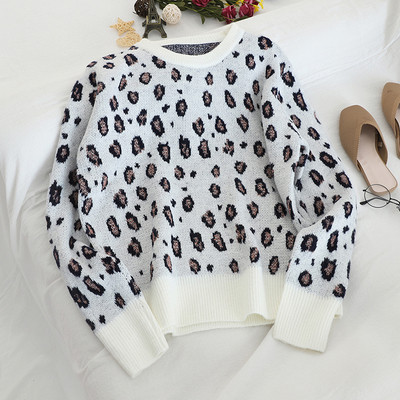 Modern női pulóver széles modell leopárd mintával több színben