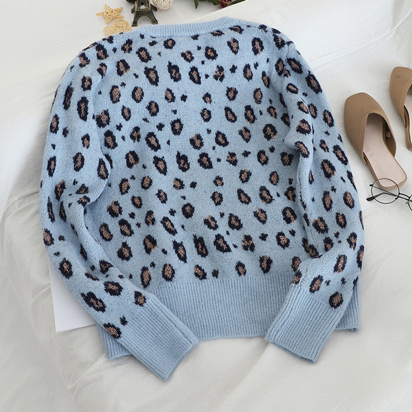 Modern női pulóver széles modell leopárd mintával több színben