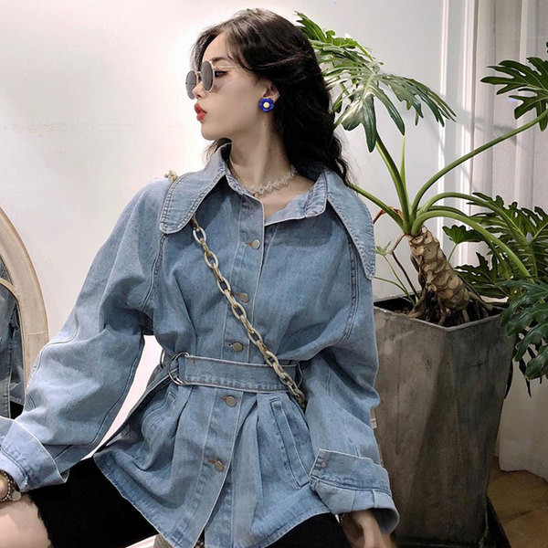 Jachetă de damă modernă din denim cu curea în albastru