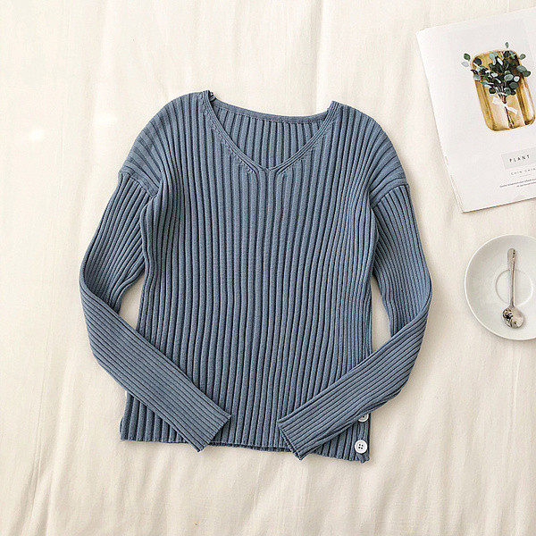 Női alkalmi blúz négy színben, gombokkal és V-nyakkal