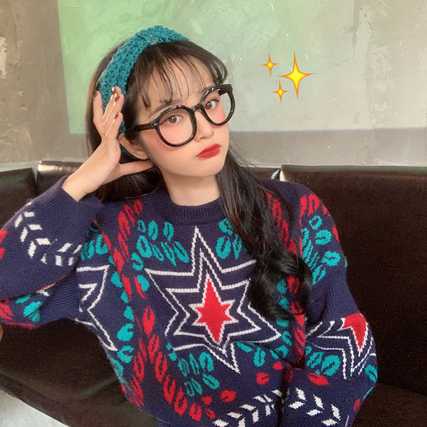 Pulover de dama de actualitate in doua culori cu decolteu oval