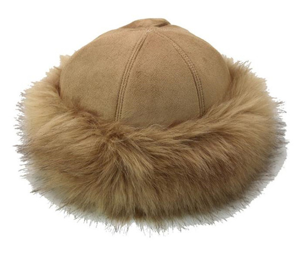 Női kalap különböző színekben