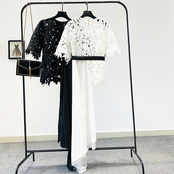 ÚJ Aktuális női csipkeblúz - aszimmetrikus modell fehér és fekete színben