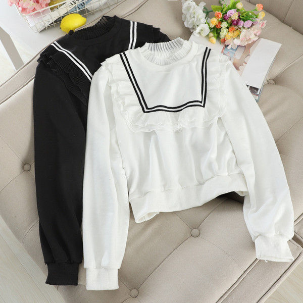 Bluză de damă modernă cu tul în trei culori și decolteu oval