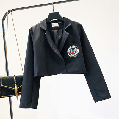 Geaca dama - model scurt cu emblema in trei culori