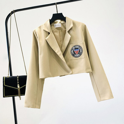 Geaca dama - model scurt cu emblema in trei culori