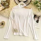 καθημερινή γυναικεία μπλούζα με κολάρο σε άσπρο και μαύρο χρώμα