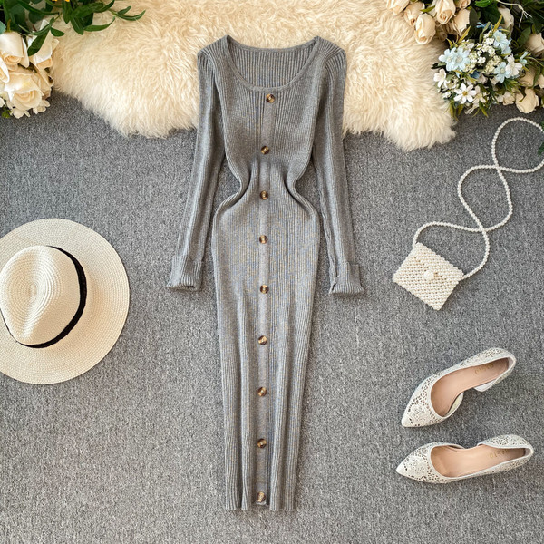 Alkalmi női ruha gombokkal és kerek nyakkivágással