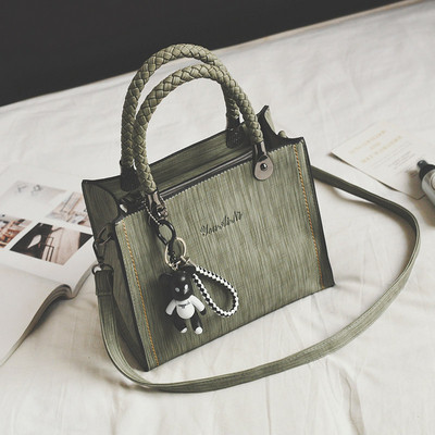 Stílusos női táska rövid és hosszú füllel, öt színben