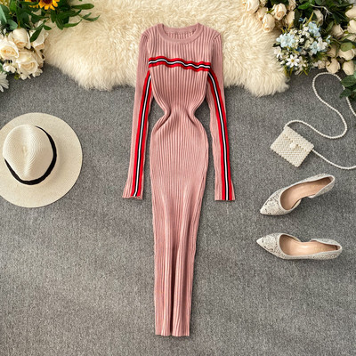 Női kordbársony ruha kerek nyakkivágással, több színben