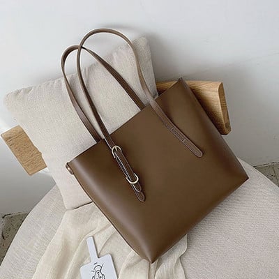 Κομψή γυναικεία τσάντα σε τρία χρώματα