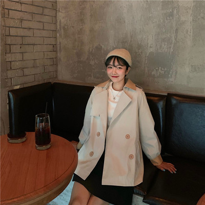 Λεπτό γυναικείο παλτό σε δύο χρώματα φαρδύ μοντέλο με κουμπιά