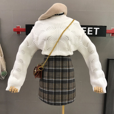 Alkalmi női pulóver ovális nyakkivágással, különböző színekben