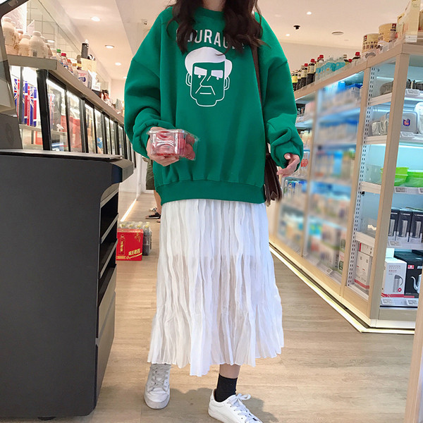 Bluză casual de damă cu aplicație model larg cu decolteu oval