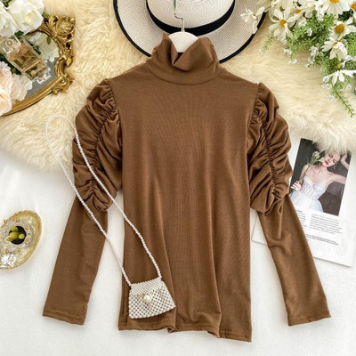 Női modern póló feltűrt ujjakkal, többféle színben