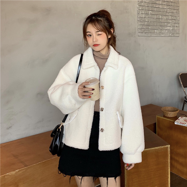 Női modern puha kabát széles modell zsebekkel