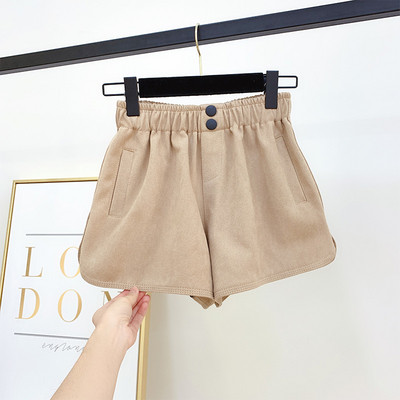 Női rövidnadrág zsebekkel több színben