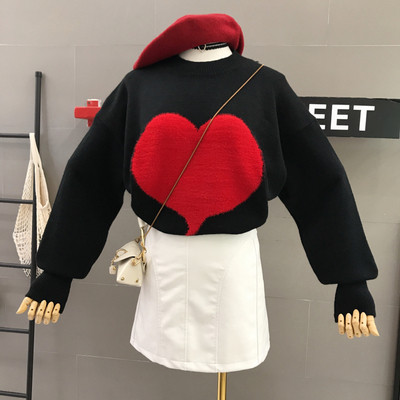 Modern női pulóver szívvel több színben