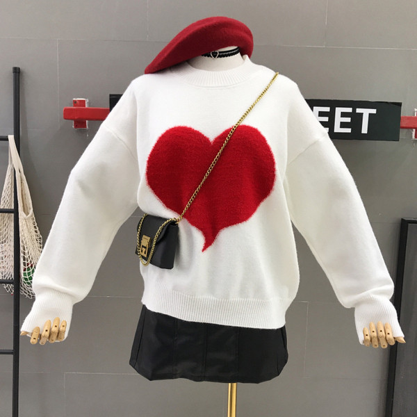 Modern női pulóver szívvel több színben