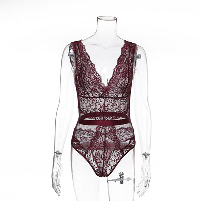 Elegáns női test csipkével és mély nyakkivágással több színben