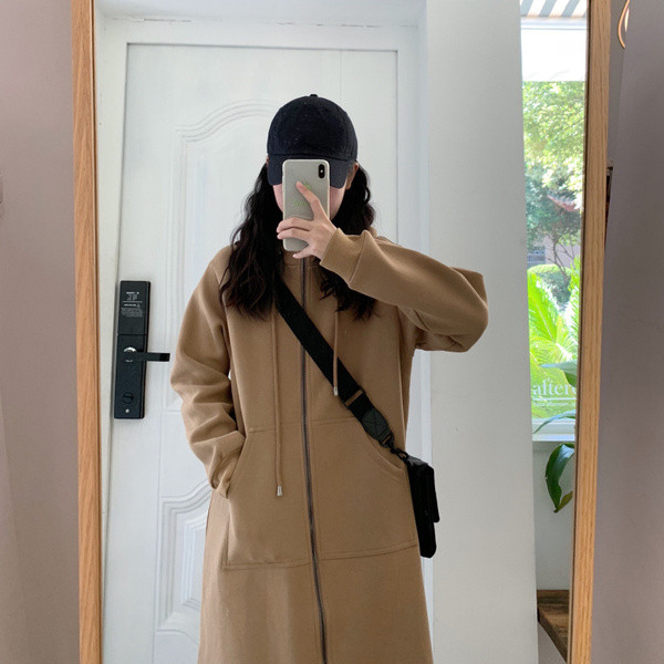 Női hosszú pulóver négy színben kapucnival és cipzárral