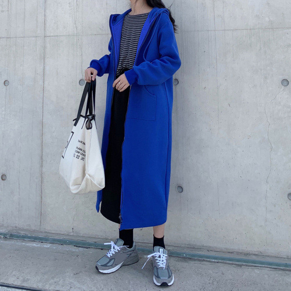 Női hosszú pulóver négy színben kapucnival és cipzárral