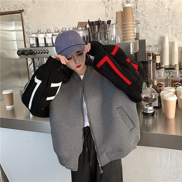 Női pulóver két színben, széles ujjakkal