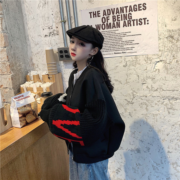 Női pulóver két színben, széles ujjakkal