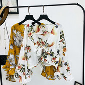 Cămașă de damă cu decolteu în V adânc, cu model floral