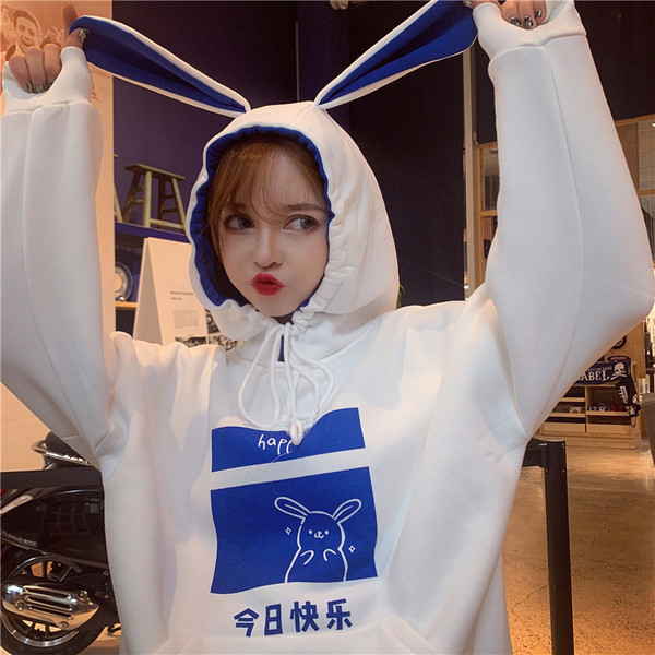 Női alkalmi pulóver fehér és rózsaszín színben, 3D elemekkel