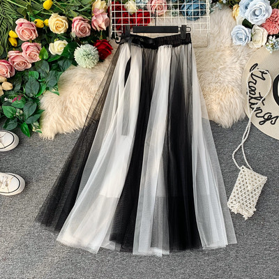 Modern női szoknya tülltel, különböző színekben