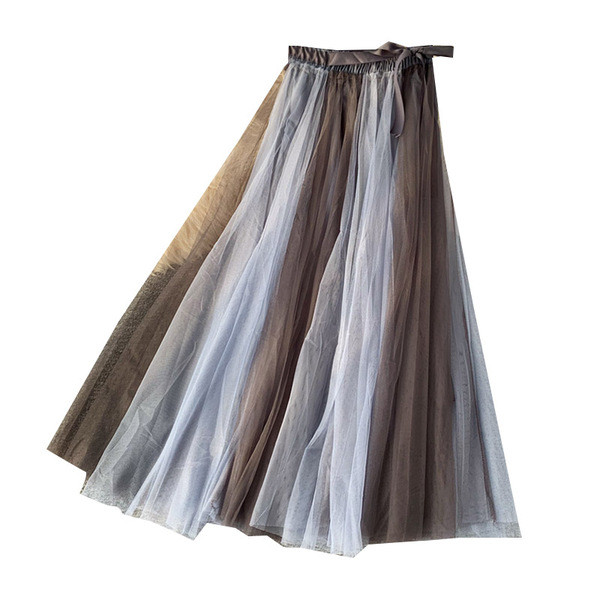 Modern női szoknya tülltel, különböző színekben